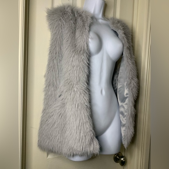 Jackets & Blazers - Women's Faux Fur Vest Coat Sleeveless Jacket
